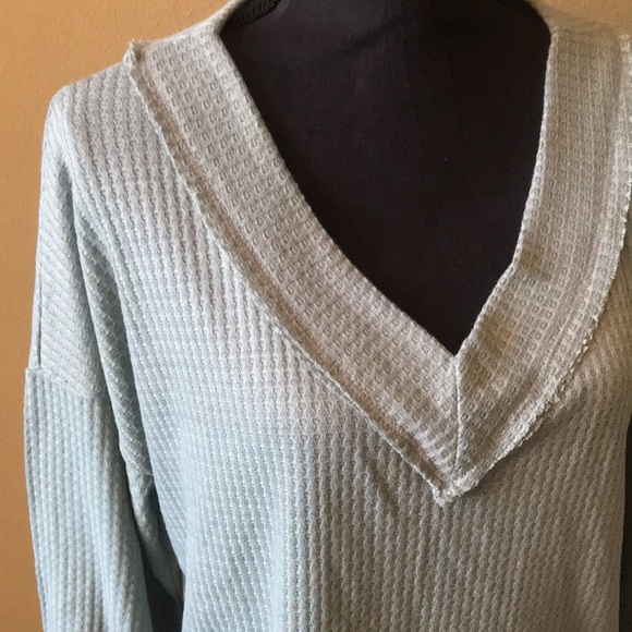 Women’s long sleeve v-neck top NWT   SIZE SMALL - Picture 3 of 11